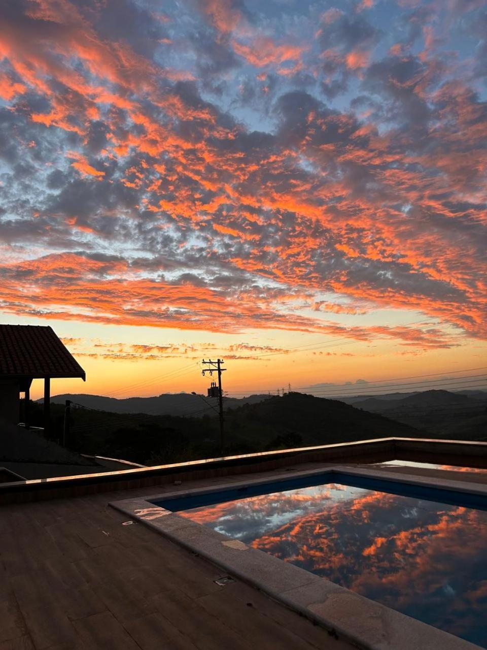 Casa Nova, Piscina E Vista Para As Montanhas Villa Águas de Lindóia Екстериор снимка